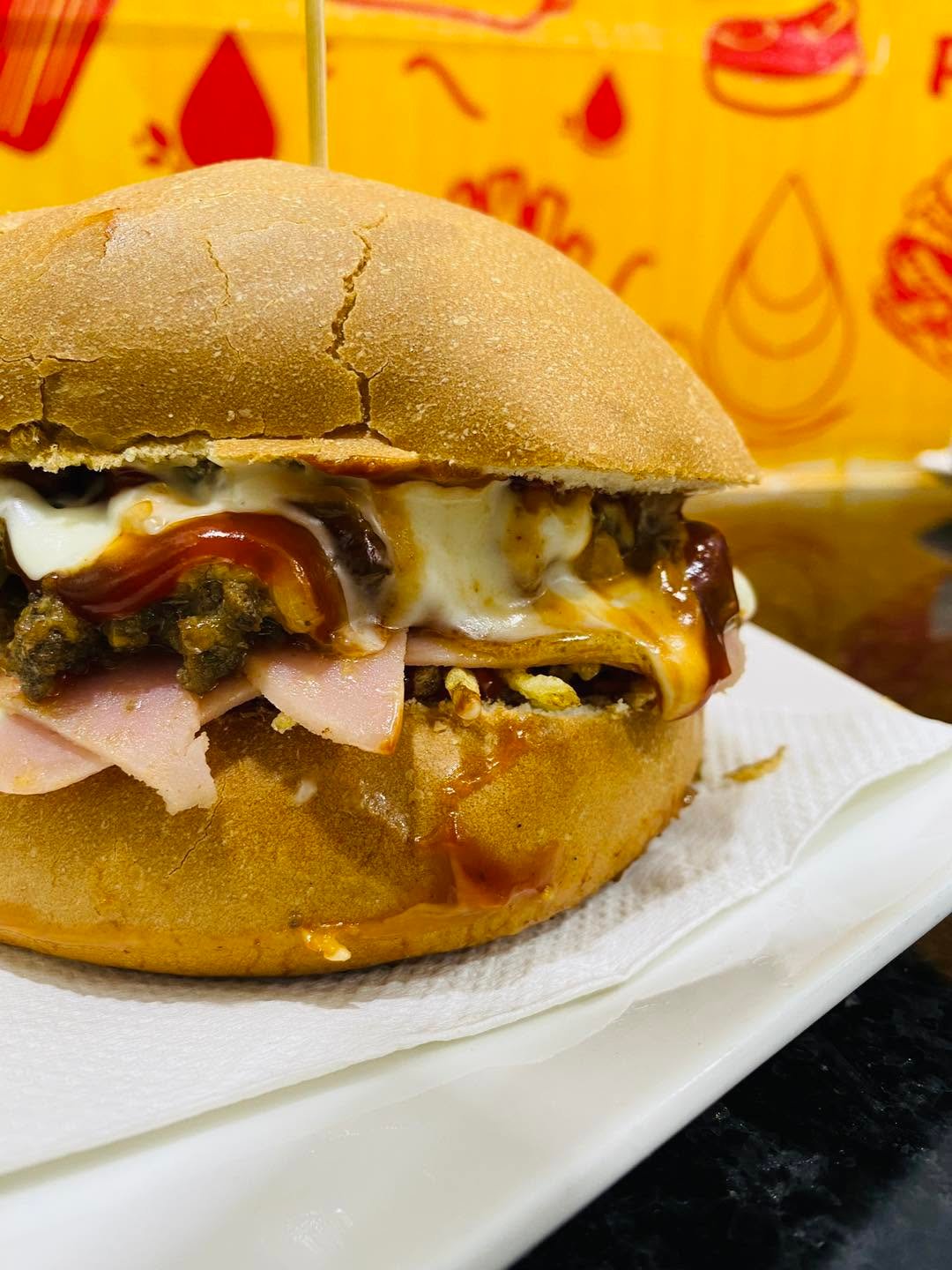 Hambúrguer Clássico